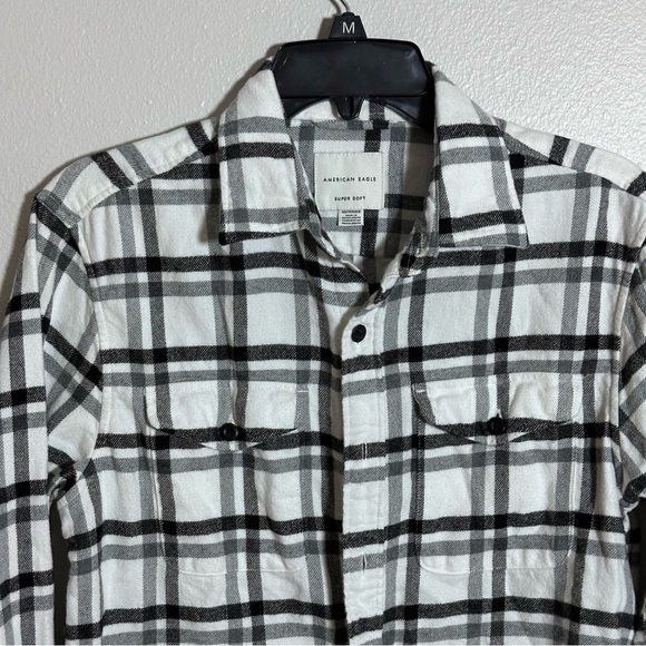 American Eagle Men Black/White Plaid Button Flannel Shirt Super Soft Size XS - Picture 3 of 7